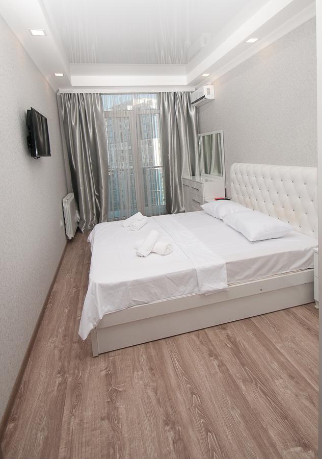 Sea Appart Hotel In The City Center Batumi Exteriör bild