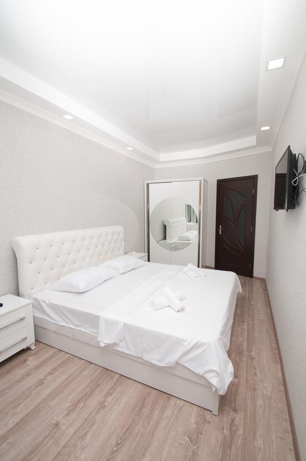 Sea Appart Hotel In The City Center Batumi Exteriör bild