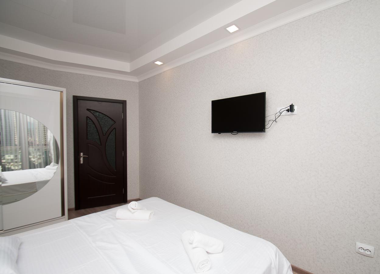 Sea Appart Hotel In The City Center Batumi Exteriör bild